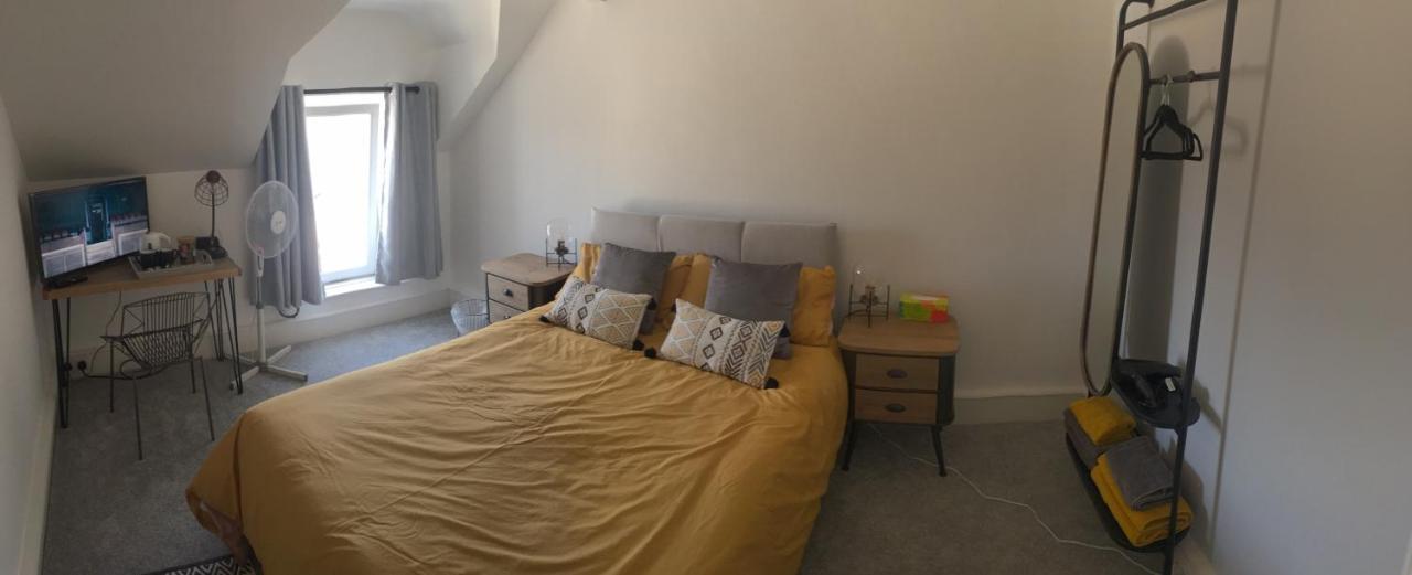 Heritage Holiday Accommodation Pembroke Dock Exteriör bild